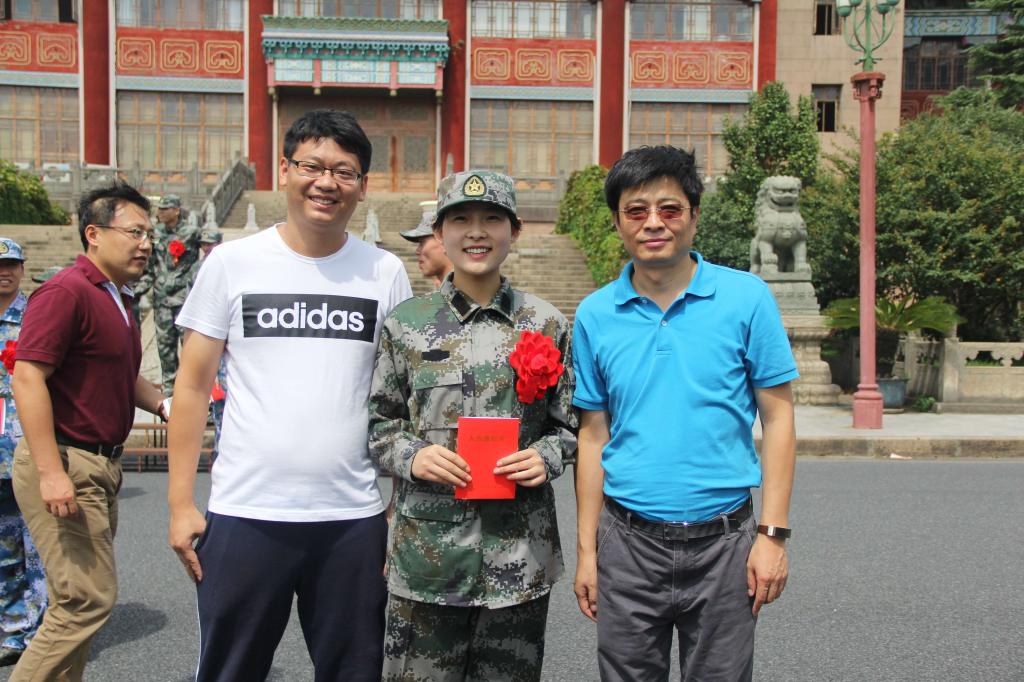 365英国上市集团